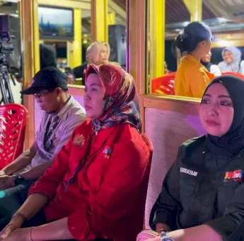 Warga RM Terapung Tello Nikmati Film Sepenggal Kisah Longwis