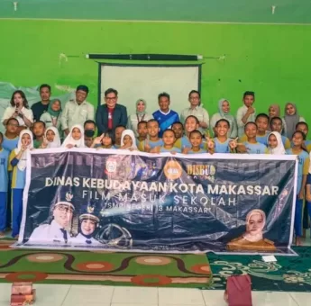 Edukasi Siswa SMP 13 Lewat Nobar Film Masuk Sekolah