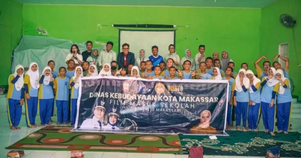 Edukasi Siswa SMP 13 Lewat Nobar Film Masuk Sekolah
