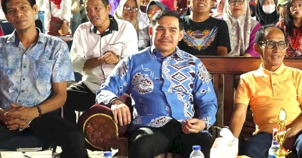 Wakili Walikota Makassar, Camat Mamajang Ari Fadli Buka Malam Puncak Pesta Rakyat di Maricaya Selatan