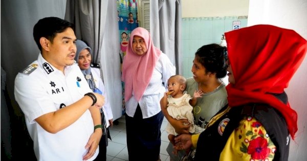 Gerak Cepat Bantu Warga, Camat Mamajang Kunjungi Bayi Penderita Kurang Gizi