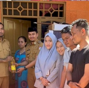 Peduli Korban Kebakaran, Dinsos dan Forum Kemanusiaan Kota Makassar Salurkan Bantuan