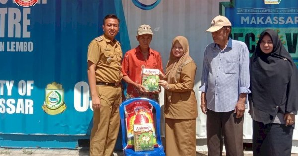 Dinsos Makassar Masif Salurkan Paket Permakanan untuk Lansia, Armin Paera: Semoga Bermanfaat