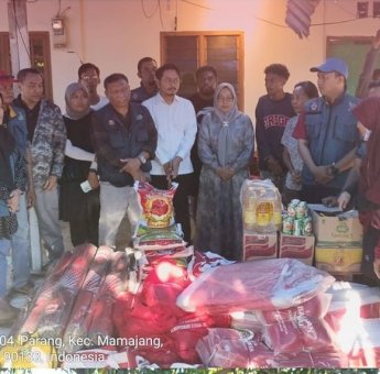 Bersama FKKM, Dinsos Makassar Salurkan Bantuan untuk Korban Kebakaran di Parang