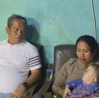 Cegah Stunting, Plt Kadinsos Makassar Turun Langsung Salurkan Bantuan Paket Permakanan