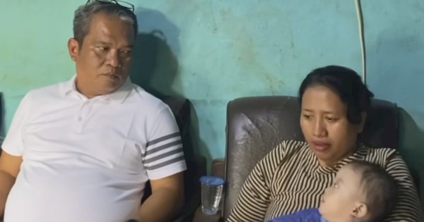 Cegah Stunting, Plt Kadinsos Makassar Turun Langsung Salurkan Bantuan Paket Permakanan