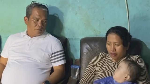 Cegah Stunting, Plt Kadinsos Makassar Turun Langsung Salurkan Bantuan Paket Permakanan