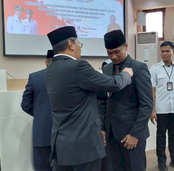 Andi Patiware Raih Penghargaan Satyalencana Karya Satya. Berikut Prestasi 20 Tahun Mengabdi di Pemkot Makassar