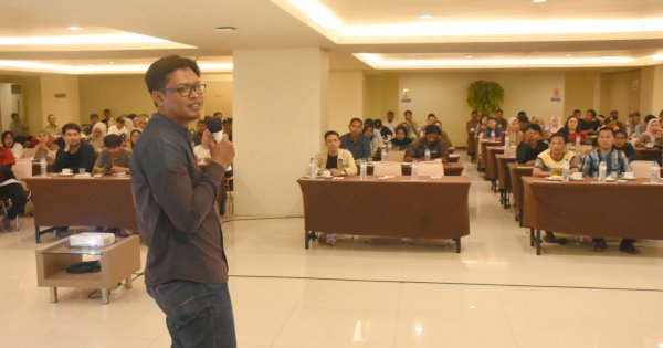 Sekretariat DPRD Makassar Gelar Sosper Kepemudaan, Ajak Pemuda Lebih Kreatif