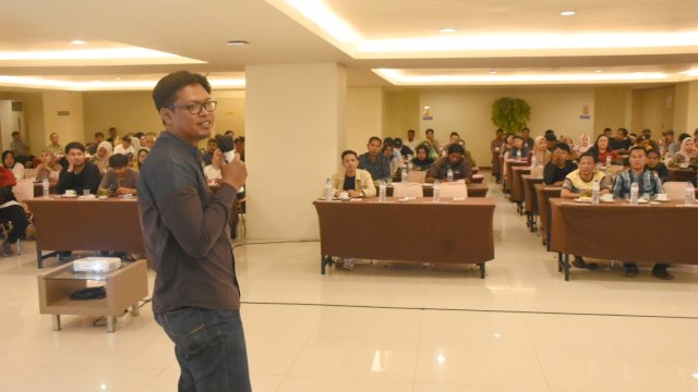 Sekretariat DPRD Makassar Gelar Sosper Kepemudaan, Ajak Pemuda Lebih Kreatif