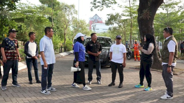 Dinas PU Makassar Ikut Terlibat Gerakan Bersih Taman Kota