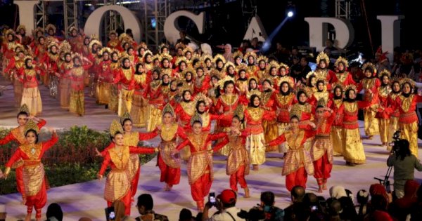 F8 Resmi Dibuka, Penari Pa’Rimpungang Rimangkasara Binaan Disdik Makassar Pukau Pengunjung