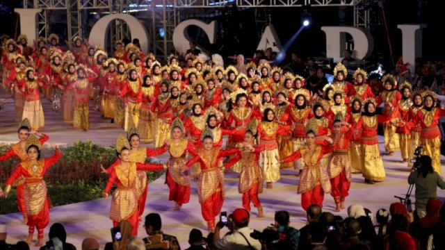 F8 Resmi Dibuka, Penari Pa&rsquo;Rimpungang Rimangkasara Binaan Disdik Makassar Pukau Pengunjung