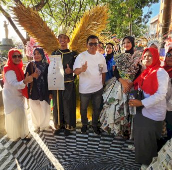 Kreatif, Pelajar Gunakan Kostum Daur Ulang di Festival F8 Makassar