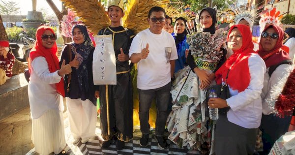 Kreatif, Pelajar Gunakan Kostum Daur Ulang di Festival F8 Makassar
