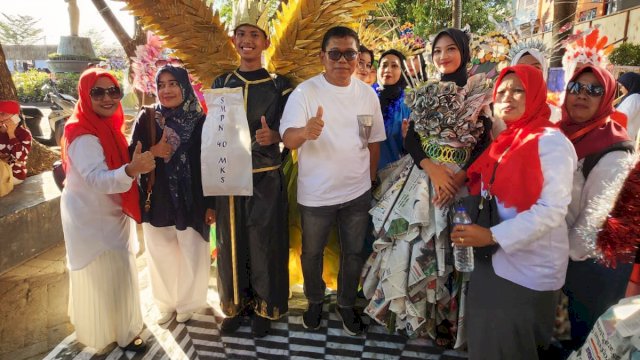 Kreatif, Pelajar Gunakan Kostum Daur Ulang di Festival F8 Makassar