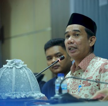 Beri Kuliah Umum, Pimpinan DPRD Makassar Motivasi Mahasiswa Kembangkan Potensi Diri