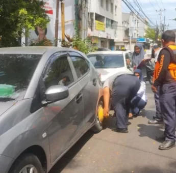 Langgar Rambu Parkir, Dishub Makassar Gembok 9 Kendaraan