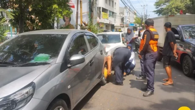 Langgar Rambu Parkir, Dishub Makassar Gembok 9 Kendaraan