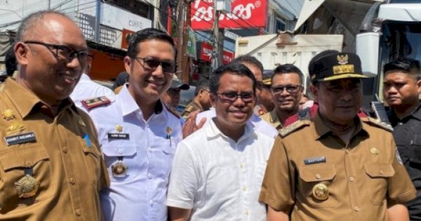 Plt Camat Bontoala Dampingi Gubernur Pantai Harga di Pasar Terong