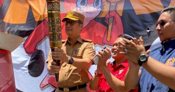 Lahirkan Atlit, Aswin Semangat Terima Kirab Obor Porkot Makassar