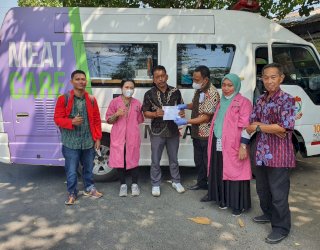 DP2 Makassar Serahkan Hasil Sampel Meat Care