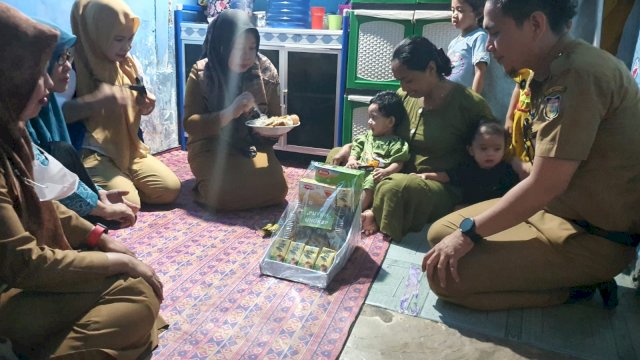 DP2 Bawakan Paket Gizi ke Lokasi Binaan Anak Stunting