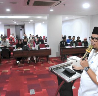 Andi Pahlevi Gelar Sosialisasi Perda Penyelenggaraan Pendidikan, Minta Pemerintah Hadir