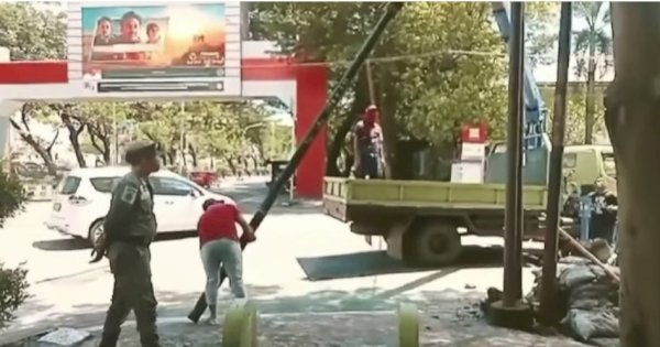 Tegas, Dinas PU Makassar dan Stakeholder Tindak Tiang FO di Losari