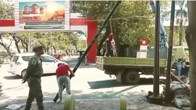 Tegas, Dinas PU Makassar dan Stakeholder Tindak Tiang FO di Losari