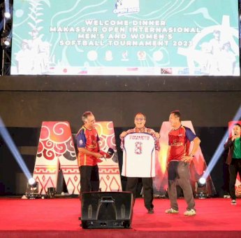 Danny Pamerkan Keunggulan Makassar ke Peserta Makassar Open International Men and Women Softball Turnament 2023