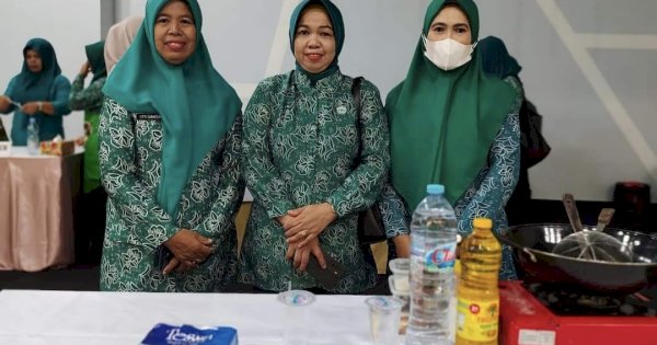 Ketua TP PKK Sangkarrang Ikut Lomba Masak Pangan Lokal