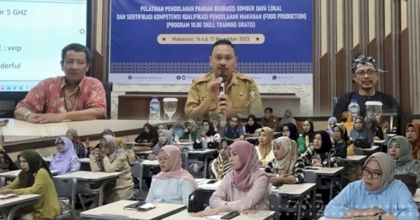 Kepala DKP Makassar Buka Pelatihan Pengelolaan Pangan Sumber Lokal