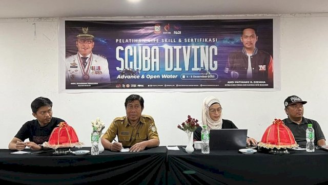 Tingkatkan Potensi Bahari, Dispora Makassar Gelar Pelatihan Life Skill dan Sertifikasi Scuba Diving
