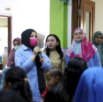 Konsen Zero Stunting, Fatmawati Rusdi Distribusikan Bantuan Telur
