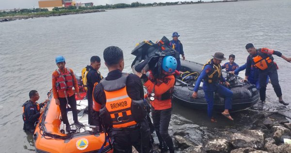 Tim SAR Lanjutkan Pencarian Korban Kapal Terbalik, BPBD Turunkan Drone Bawah Laut