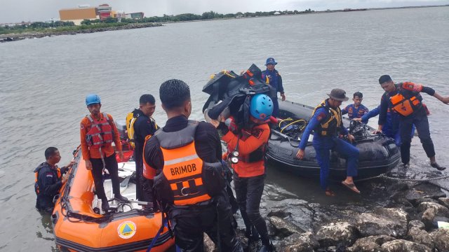 Tim SAR Lanjutkan Pencarian Korban Kapal Terbalik, BPBD Turunkan Drone Bawah Laut