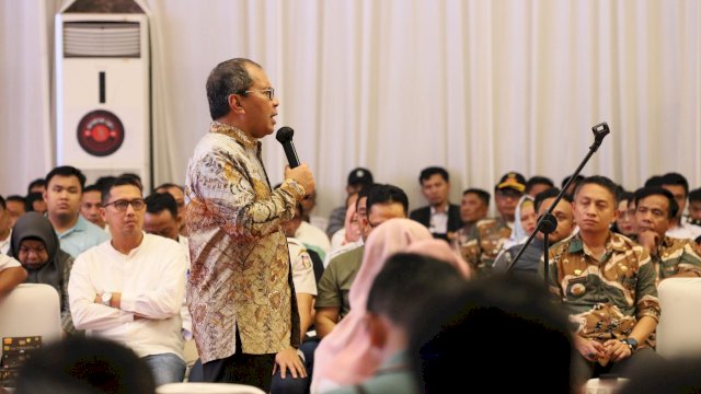 Danny Pomanto Puji Satgas Kebersihan Ujung Tanah