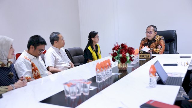 Wali Kota Makassar Moh Ramdhan Pomanto menerima kunjungan Permabudhi Cabang Makassar, di Kantor Balai Kota Makassar, Kamis (25/1) || istimewa 