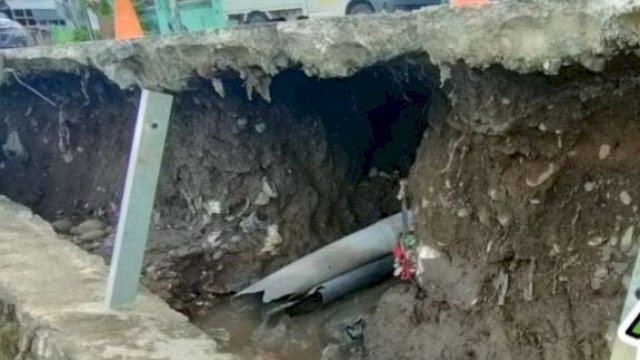 Imbas Pipa Bocor di Jalan Anggrek, Suplai Air di Wilayah Ini Terganggu!