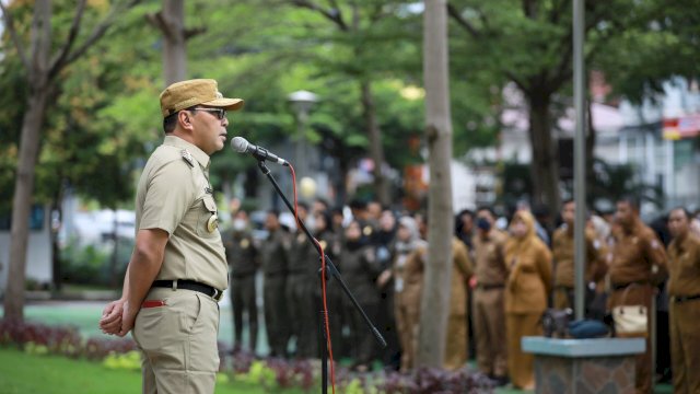 Wali Kota Makassar Moh Ramdhan Pomanto menjadi inspektur upacara pada apel pagi di Kantor Balai Kota Makassar, Senin (29/1) || istimewa 