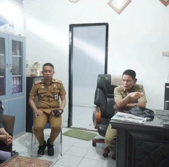 Tingkatkan Kedisiplinan Pegawai, Camat Ujung Tanah Gelar Rapat Koordinasi