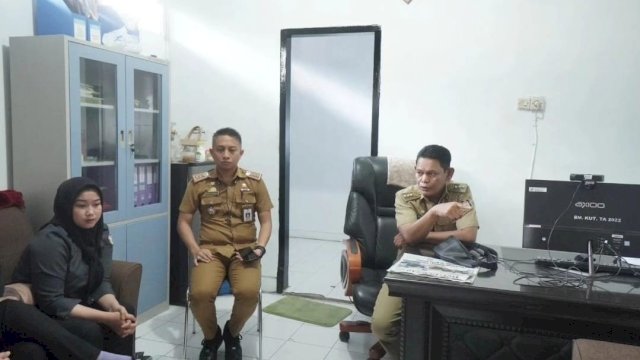 Tingkatkan Kedisiplinan Pegawai, Camat Ujung Tanah Gelar Rapat Koordinasi