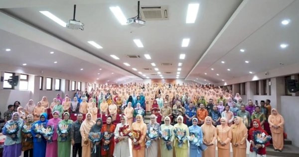 Camat Ujung Tanah Hadiri Perayaan HUT ke 24 Dharma Wanita Persatuan Tingkat Kota Makassar