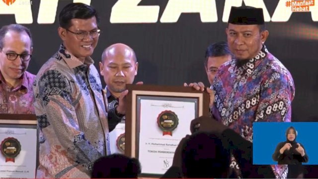 Komitmen Wujudkan Makassar Zero Stunting, Danny Pomanto Raih Penghargaan Tokoh Pemberdayaan 2023