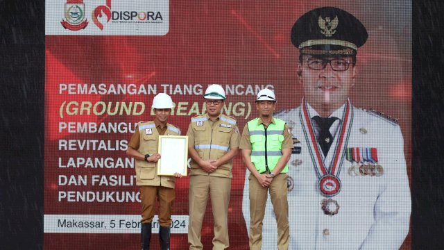 Dinas PM-PTSP Serahkan IMB Revitalisasi Lapangan Karebosi