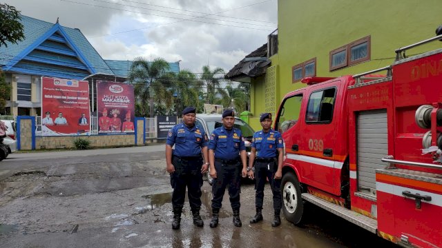 Damkar Makassar Kawal Pengamanan Logistik Pemilu di 14 Titik