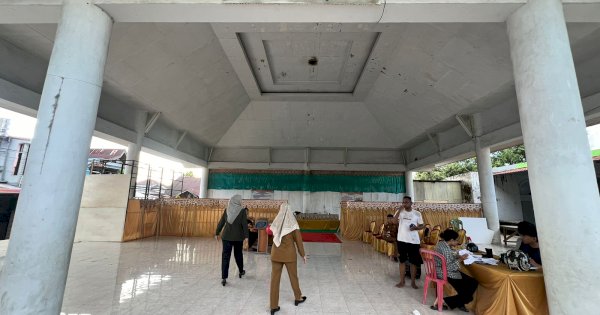 Danny Pomanto Nyoblos di TPS 001 Mamajang