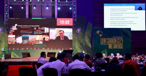 Profesor Monash University Paparkan Peran Teknologi Digital dalam Penerapan Kota Sensitif Air di Rakorsus Kota Makassar