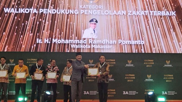 Dukung Pengelolaan Zakat Terbaik, Danny Pomanto Raih Baznas Award ke-6